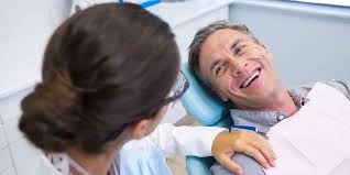 Consultório com equipe à disposição